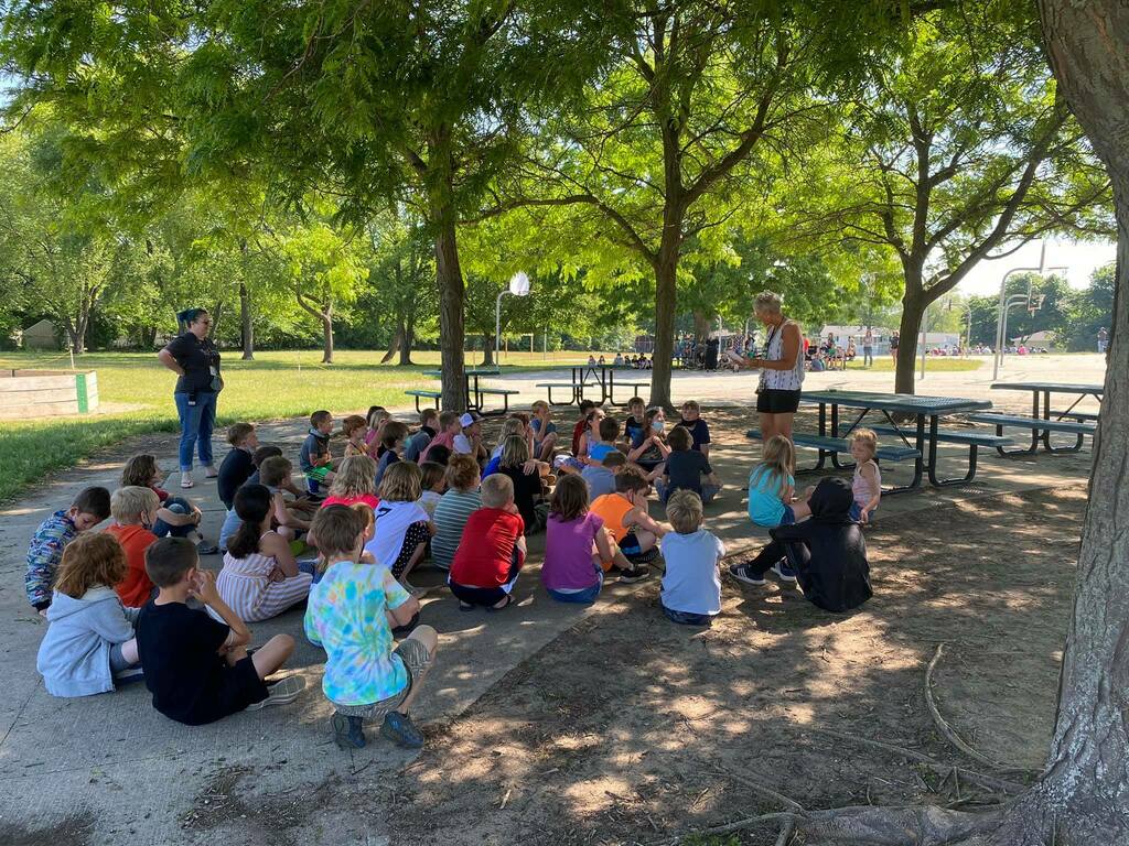 Pinewood Elementary tweet media