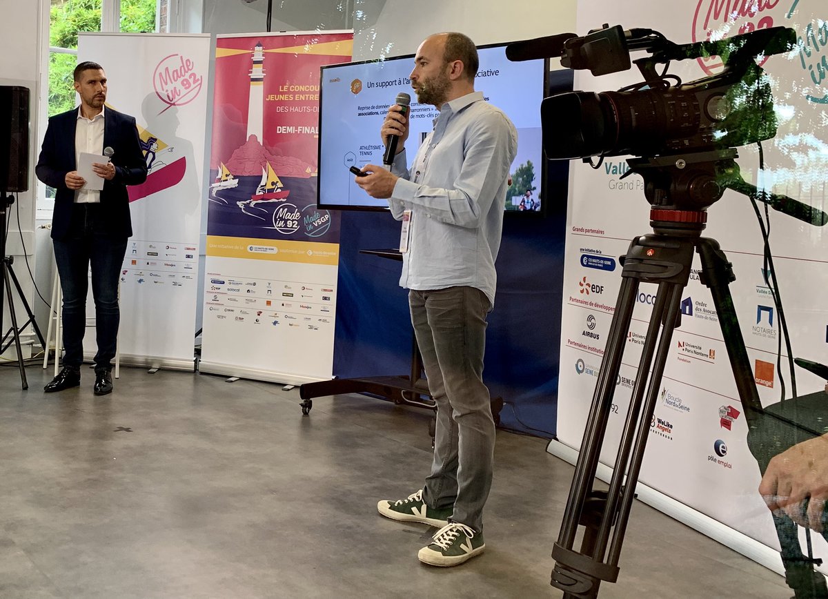 CCI_92's tweet photo. 🌊 En direct | Demi-finale Sud #Madein92
Découvrez en direct live les pitcheurs de la catégorie - Transformation Digitale 🖥 
👉🏼 https://t.co/4T8GjWa8X9 https://t.co/ElMxuRn9sp