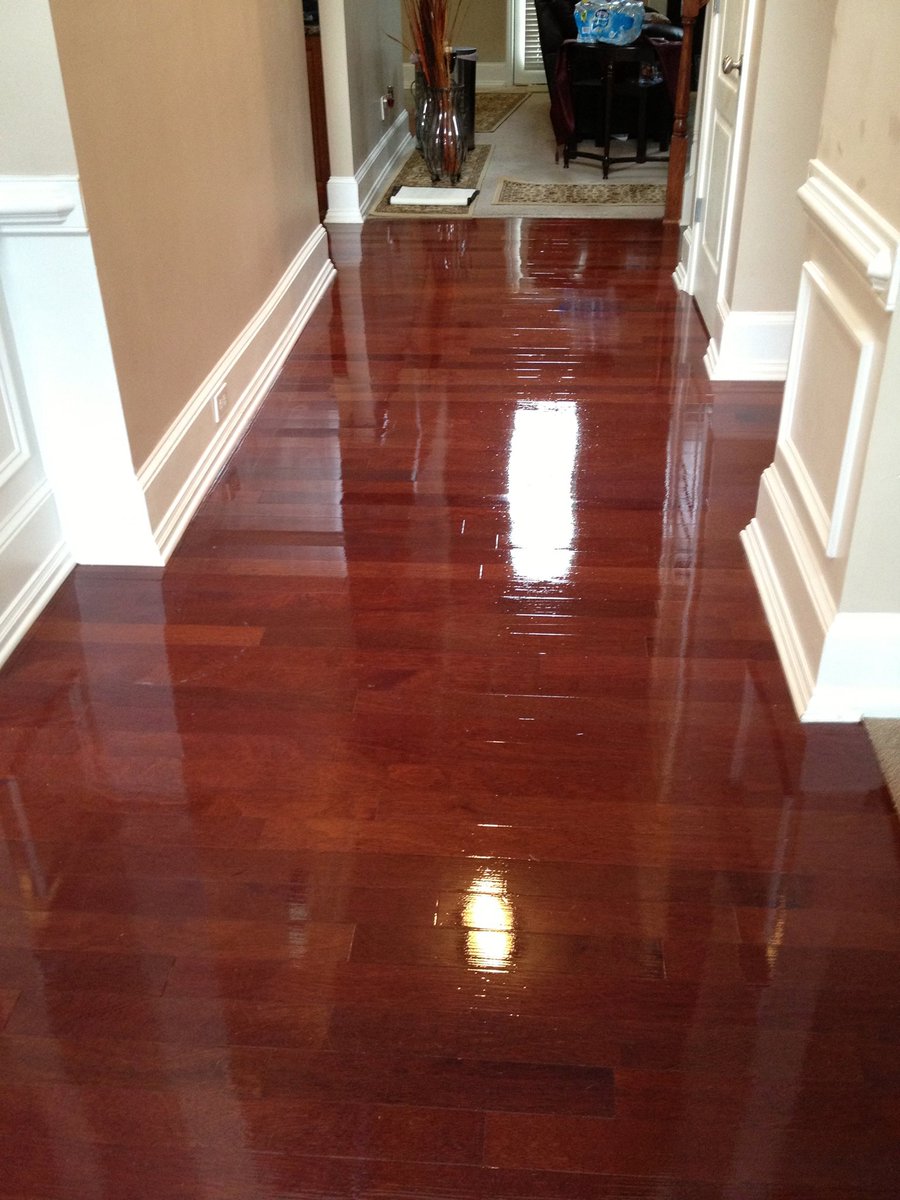 BaltimoreFF's tweet image. Now that Summer is upon us, there is no better time to resurface your wood flooring in Towson with the Fabulous Floors Baltimore team! Call  (443) 405-2400 to get started. 😎 fabulousfloorsbaltimore.com/hardwood-floor…