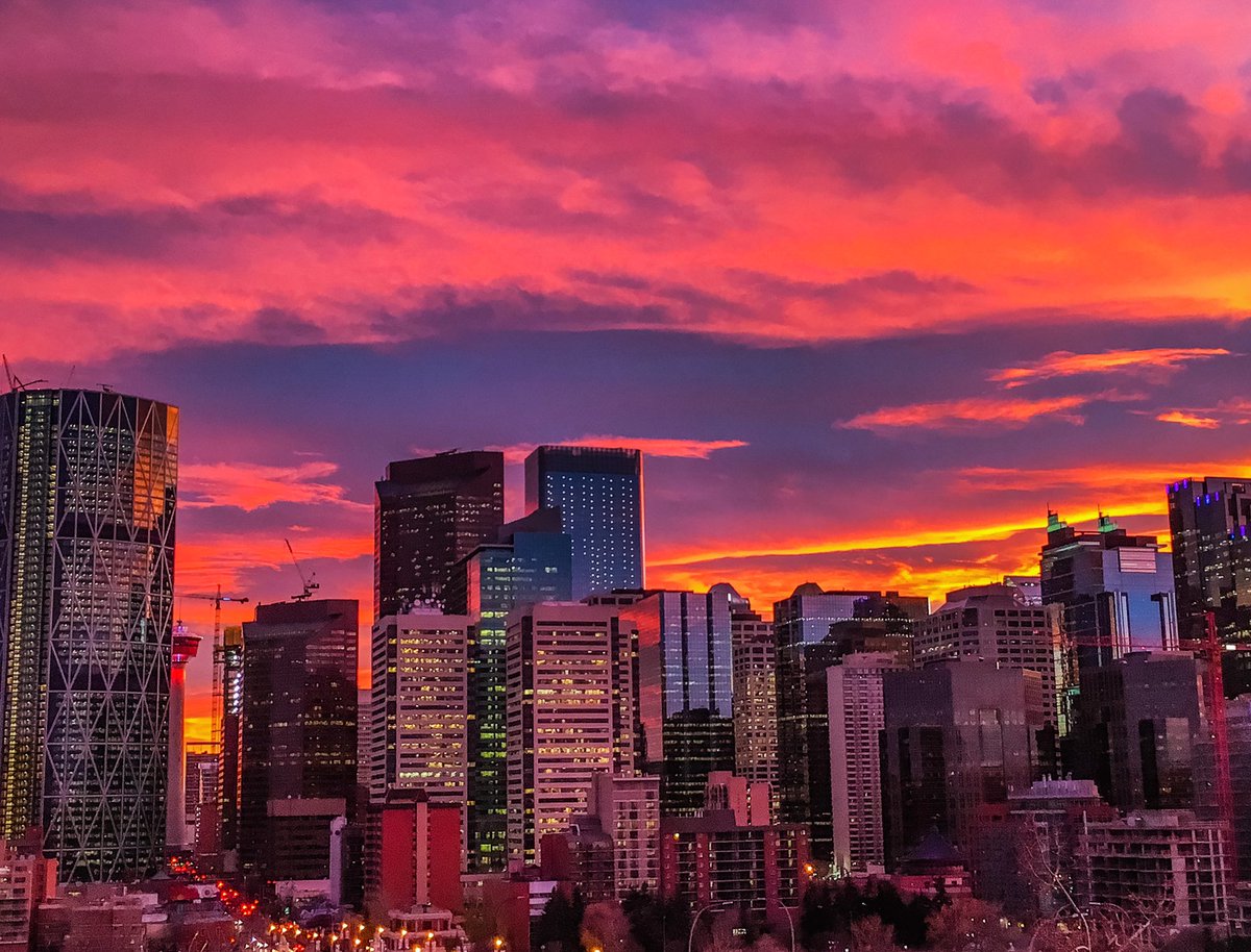 canadabyalexis's tweet photo. https://t.co/tR099lv25v
#Canada #calgary #ExploreYourWorld #explorealberta #explorecanada #explorecanadafromhome #albertanice #canadanice #sunsets https://t.co/1zouNTtg2I