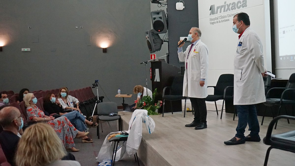 AreaUnoArrixaca's tweet photo. 📢I Jornada de #Enfermería @AreaUnoArrixaca @Murciasalud, un interesantísimo programa que ha reflejado la importancia de los #CUIDADOS
¡Gran trabajo @Area1Udica! #jornadaenfermeriAI👏
📸El anfitrión @JIA1966 en la inauguración con #JuanManuelLucas y clausura con @BaezaAlcaraz. https://t.co/cOYgPUE0vp