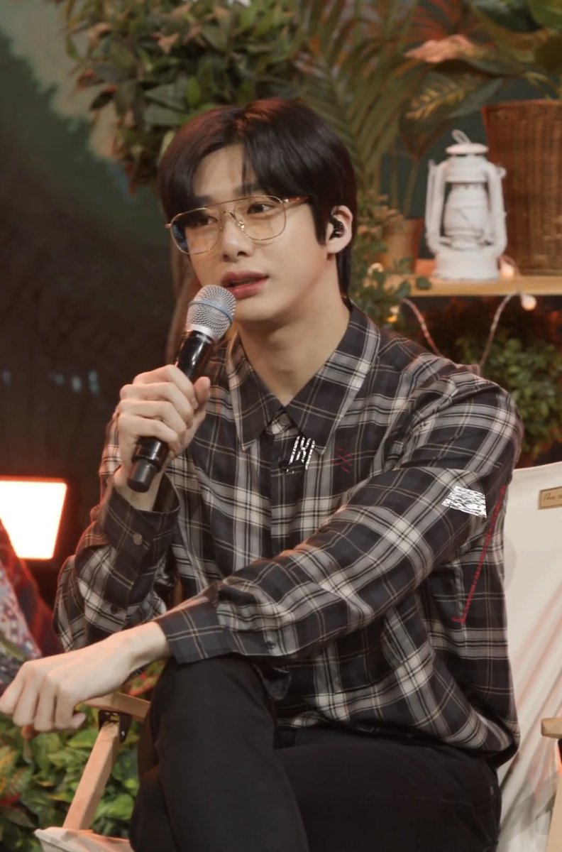 taste_hw's tweet photo. 7년 휴학하고 돌아온 그때 그 채선배 🤓 https://t.co/tAQ7VKJCyQ