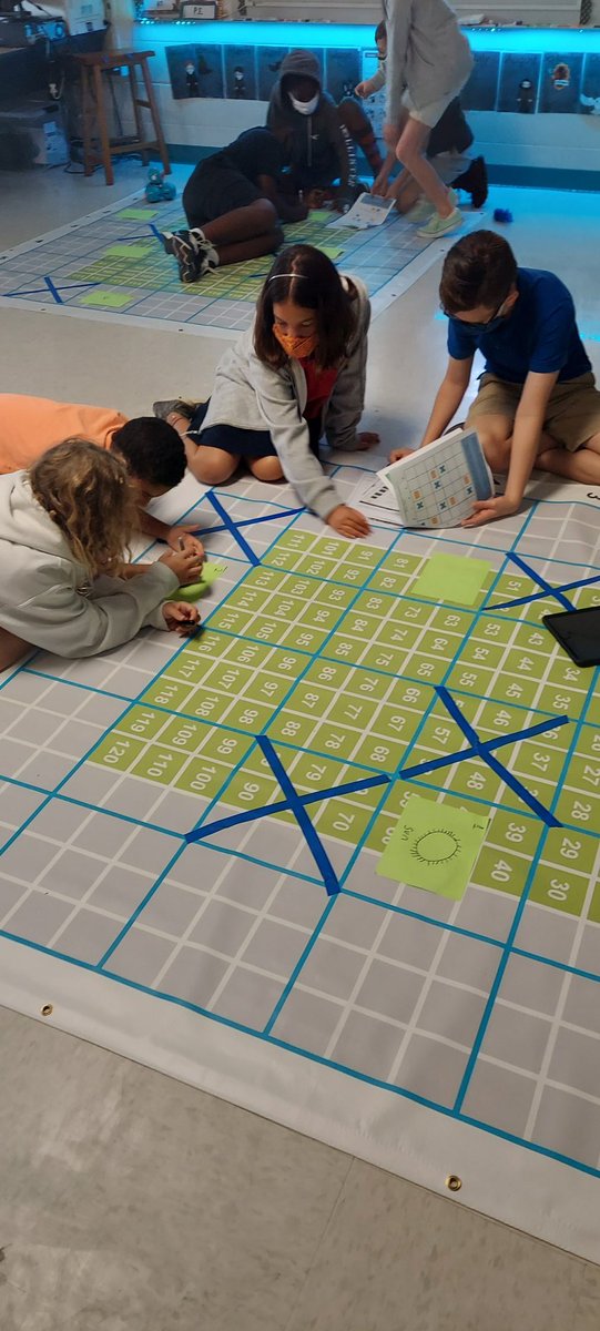 crkshanks1221's tweet photo. These fantastic fourths are off to a great start! Go dash go! @CESCorkyBear @WonderWorkshop #ccpsSTEAM https://t.co/2Rs90re7lO