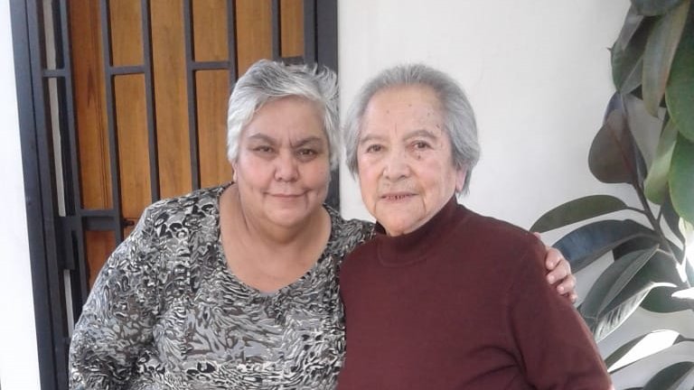 RuthOlateMoreno's tweet photo. Hoy sufrimos la pérdida de Aída Moreno, gran mujer que, como muchas de nosotras, llegó del campo a trabajar siendo todavía una niña. Se enfrentó a la pobreza, el machismo y la dictadura, y nos abrió el camino para organizarnos y luchar por nuestros derechos. Fue mi gran mentora. https://t.co/UVhV59v33m