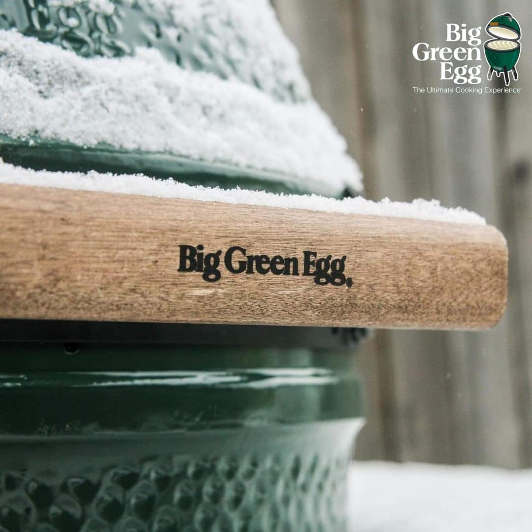 BigGreenEggSA's tweet photo. Not even the snow can stop you when you're cooking in the Big Green Egg! What will you be cooking to warm you up?

#BigGreenEggSA #GrillRoastSmokeBake
#luxurylifestyle #premiumoutdoorcooking #BGETeamSA https://t.co/uqzfRBXYC9