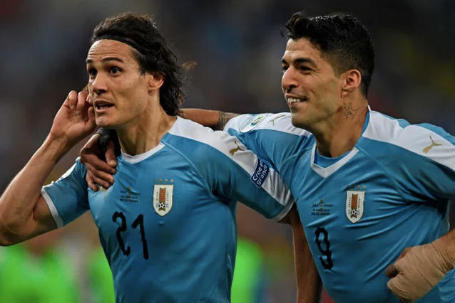 HOY JUEGA NUESTRA SELECCIÓN DE URUGUAY... 💙🤍

Tenemos a Cavani y Suárez, con ellos podemos ir a una guerra y ganarla, con los huevos charrúas, recibimos a 🇵🇾 Paraguay. Estamos 5° con 6 pts. VAMOS CARAJO, URUGUAY NOMA. 

¡¡VAMOS 🇺🇾 URUGUAY!! 💙🤍
#EliminatoriasCONMEBOL.