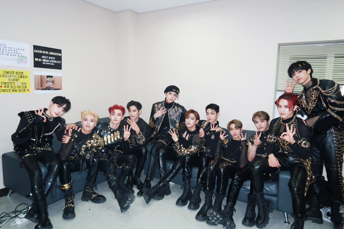 dinnonarae's tweet photo. Last grp pic of kd !!
“The endgame that will make The Boyz’s kingdom blaze up” 👑🔥
#더보이즈_킹덤_타오를_엔드게임
#Time_of_KINGDOM_COME
#KINGDOM_COME
TIME OF KINGDOM COME
THE BOYZ IRON THRONE
#TBZ_KINGDOM_RULES
@WE_THE_BOYZ https://t.co/wRrj5GIfcY