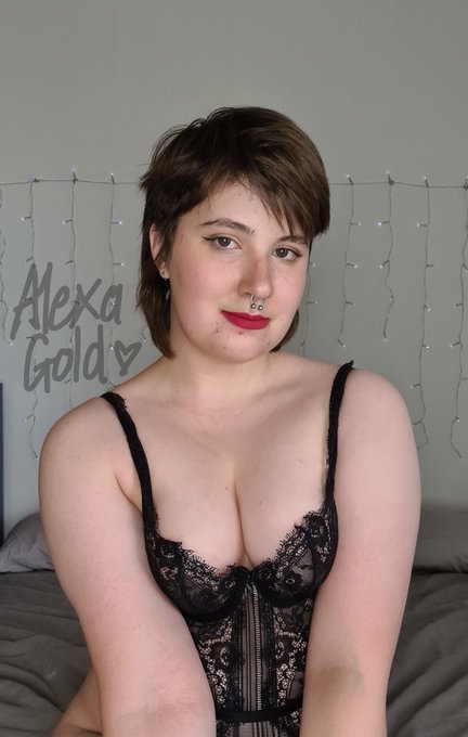 I submitted my assignment early so have some titty https://t.co/Tbi2DrJUka