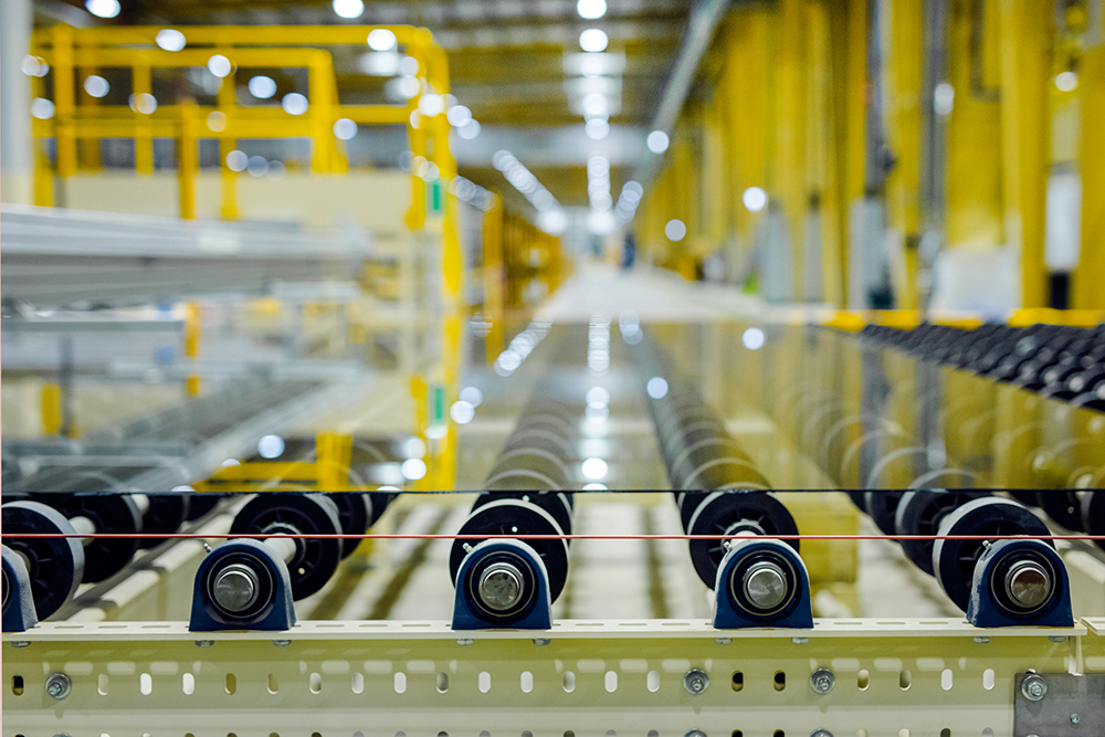 guardianglasseu's tweet photo. The latest additions to our new Częstochowa #GuardianGlass plant allow to produce Guardian #ExtraClear® float glass, Guardian #ClimaGuard® Low-E glass, Guardian #SunGuard® solar control coated glass and also laminated #glass for residential and commercial applications! ✅ https://t.co/Ld5N2XDUYe