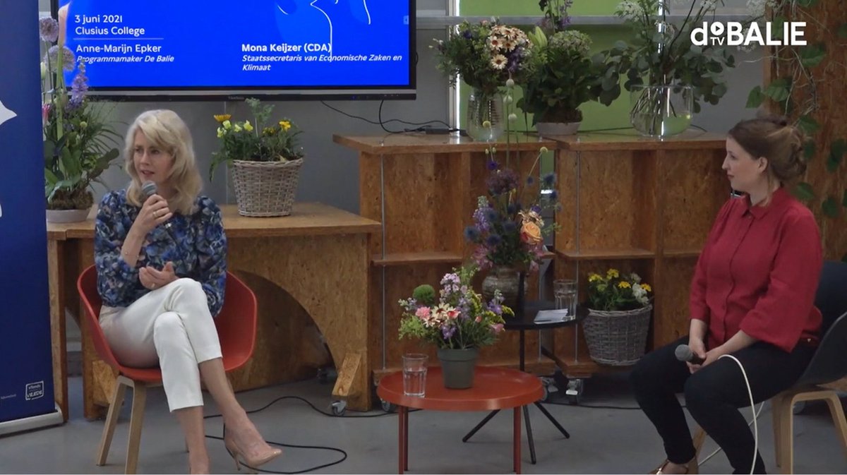 Vanmorgen spraken studenten van het @ClusiusCollege o.l.v. De Balie-programmamaker <a href="/AnneMarijnEpker/">Anne-Marijn Epker</a> met Staatssecretaris van Economische Zaken en Klimaat <a href="/MonaKeijzer/">Mona Keijzer</a> over vrijheid. Kijk hier het hele gesprek terug:
 debalie.nl/programma/nati…

<a href="/vfondsvrede/">Vfonds</a> #NGOV