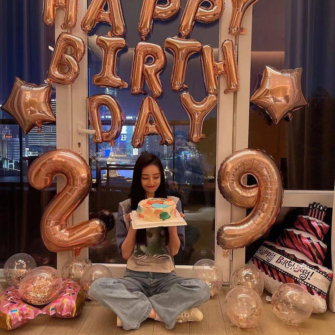 dilirebaa63's tweet photo. #ตี๋ลี่เร่อปา Instagram Update ✨

 "  🎂🎂🎊  " 

#Dilireba #Happy_Dilireba_Day https://t.co/qctvTcHds6