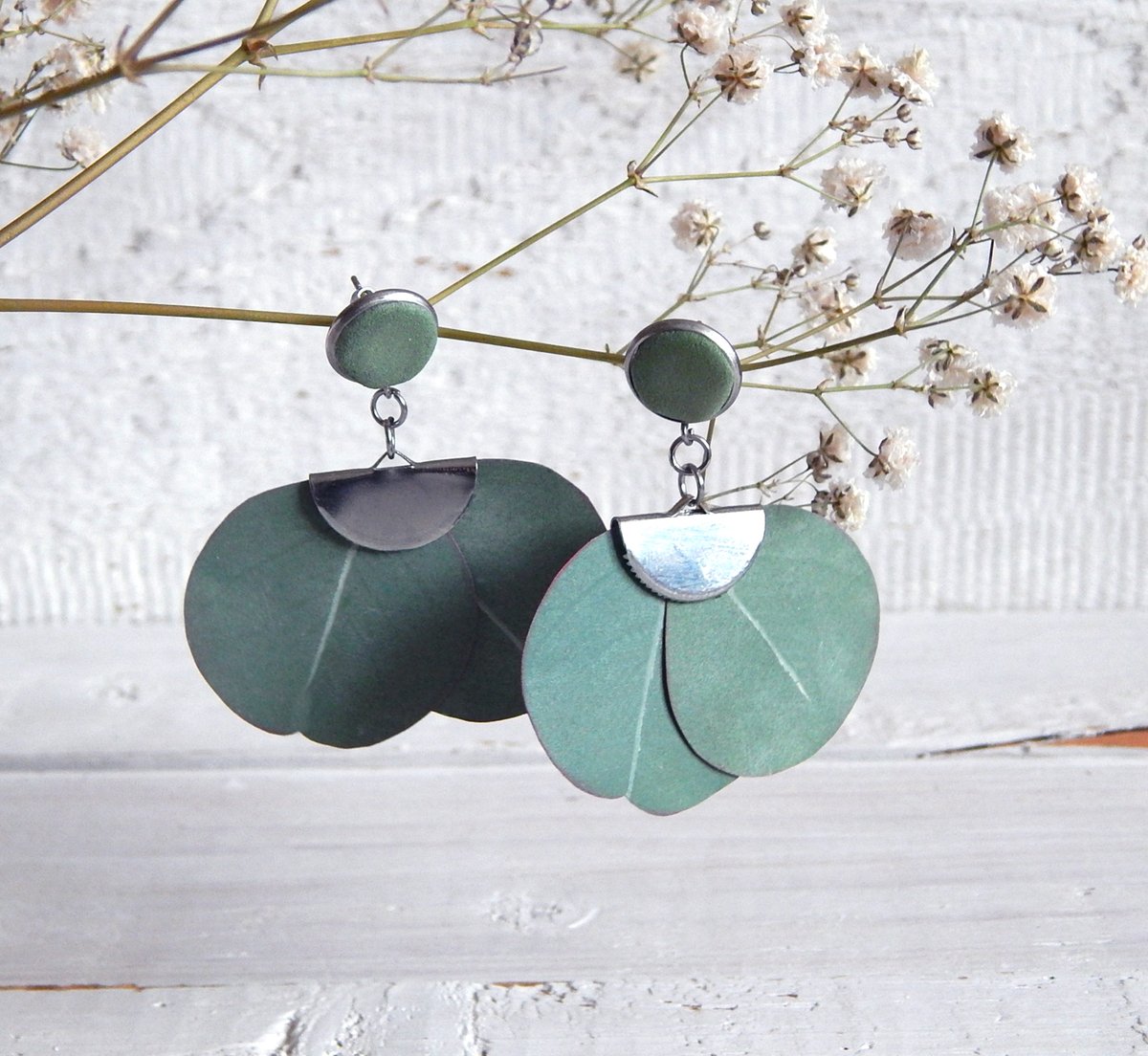 FloraFantasyIZ's tweet photo. #Eucalyptus for your ears:)
Stainless steel and hand painted leaves.
https://t.co/kwxFqtfGyl
#earrings #jewelry #jewelrydesign #jewelrydesigner #jewelryforsale #jewelrylover #jewellery #earring #green #boho #bohostyle #handmadewithlove #handmadejewelry #handmadegifts #bridal https://t.co/dgUlMTRFDh