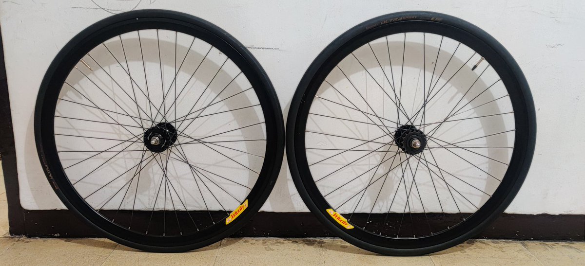 R_DesParto's tweet photo. Velocity Deep V 700C Hub Gran Compe Black
Continental Ultra Sport 3 Front 25, Rear 28 (masih tebel, jarang digowes)
Cog EAI 17T Lockring DA NJS
Cog Maeda Ind. LTD NJS

Price 3jt
#fnfjb https://t.co/dvRzPFF2zN