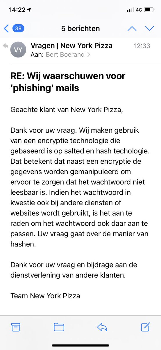 Gezien <a href="/newyorkpizza/">newyorkpizza</a> op mijn vraag naar de gebruikte encryptie methodiek zegt, dat ik mijn wachtwoorden moet veranderen als ik het zelfde password elders gebruikt (en er verder niets over wil zeggen) mag je er van uit gaan dat het MD5 is :( #infosec #datalek