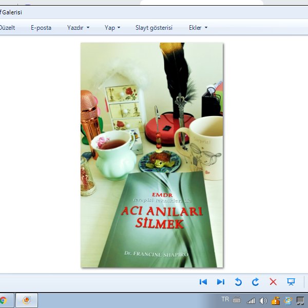 Robin Williams: "Üzgün insan çevresindekileri mutlu etmek için elinden geleni yapan insandır. Çünkü kendisi kıymetsiz olmanın nasıl bir duygu olduğunu bilir ve başka insanlar da bunu yaşasın istemez."
İnsan kurallara sığmaz...