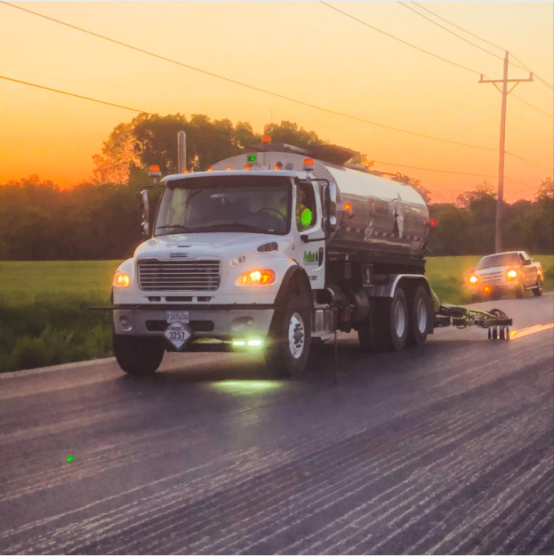 JBandSolution's tweet photo. Spotted in Wisconsin. ProTack is laying down the centerline’s best defender against air voids, J-Band!
📸 Randy Miller
#jband #wisconsin #vram #voidreductiontechnology #longitudinaljointsealant #jointsolution #centerlineconstruction #asphaltlife #roadconstruction https://t.co/re5qTEiPPX