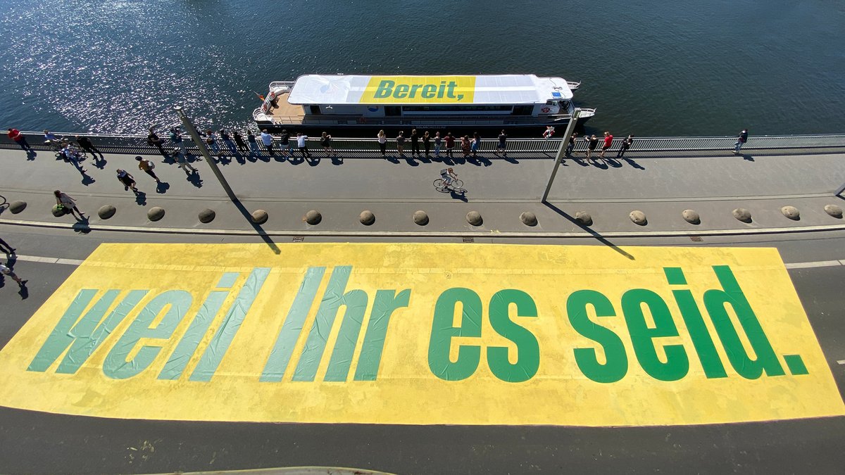 Ein neues Jahrzehnt braucht neue Politik. Lasst uns gemeinsam ein klimaneutrales, gerechteres und europäischeres Morgen für alle schaffen! 🌻 Dieses Land ist bereit für Veränderungen. Wir sind bereit. Bereit, weil ihr es seid! Bist du dabei? 👉 gruene.de/bereit