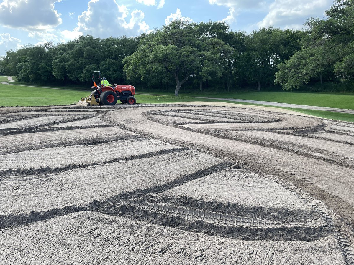 It’s a full court press here @TheClubAtSonterra! With rain in the forecast everyday this week. Go! Go! Go! 😎
