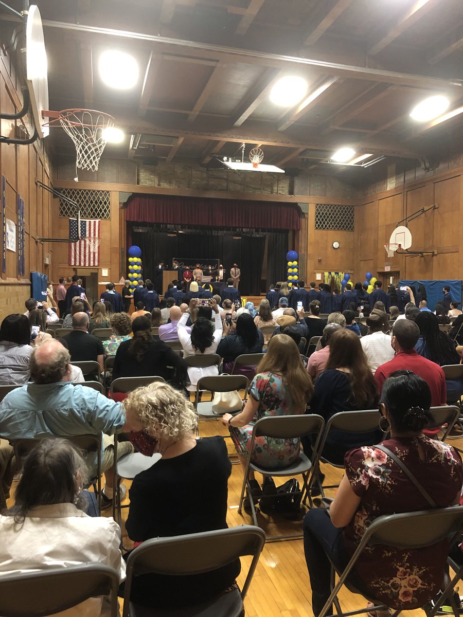 Ms_Arbelaez's tweet photo. Congratulations to all of our @LincJrHi 8th graders who graduated yesterday, we're SO proud of you! Also, a huge thank you and congratulations to all the wonderful family and community members who helped the students achieve this big accomplishment! #Classof2021 https://t.co/ivx2o98hDH