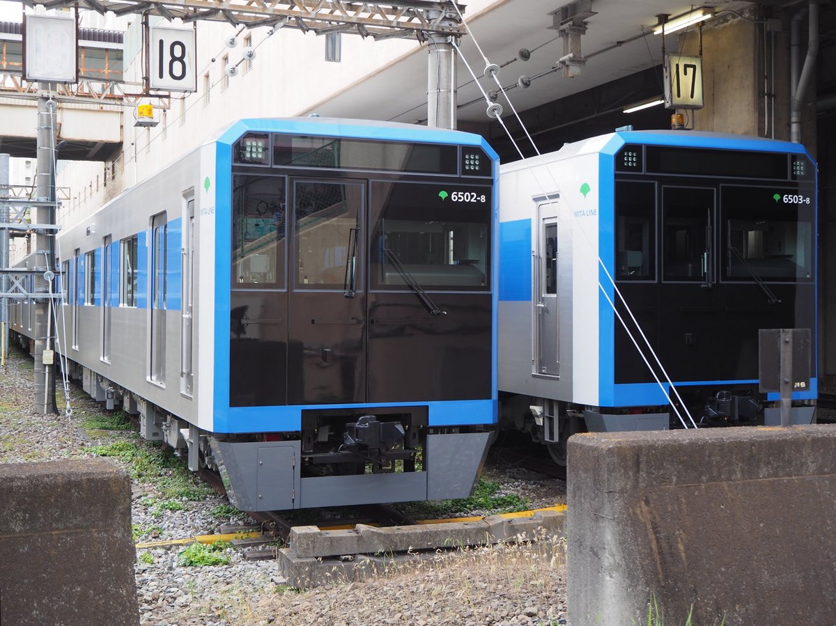 821bunnygirl's tweet photo. 6/2
いつもの通院ついでに車庫へ。
#都営地下鉄 #6500系 #6503F
構内試運転してました。
試運転終了後は西台駅に一番近い留置線へ。#6502F との並びになってます。 https://t.co/mYRDYA1IZH