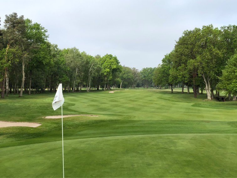 ArmyGC's tweet photo. Admiring all those shades of green 🤩🌿⛳️ #13thhole #ArmyGC #englandgolf #Golfcourse #fairway #greenbeauty https://t.co/9TzbT1LloN