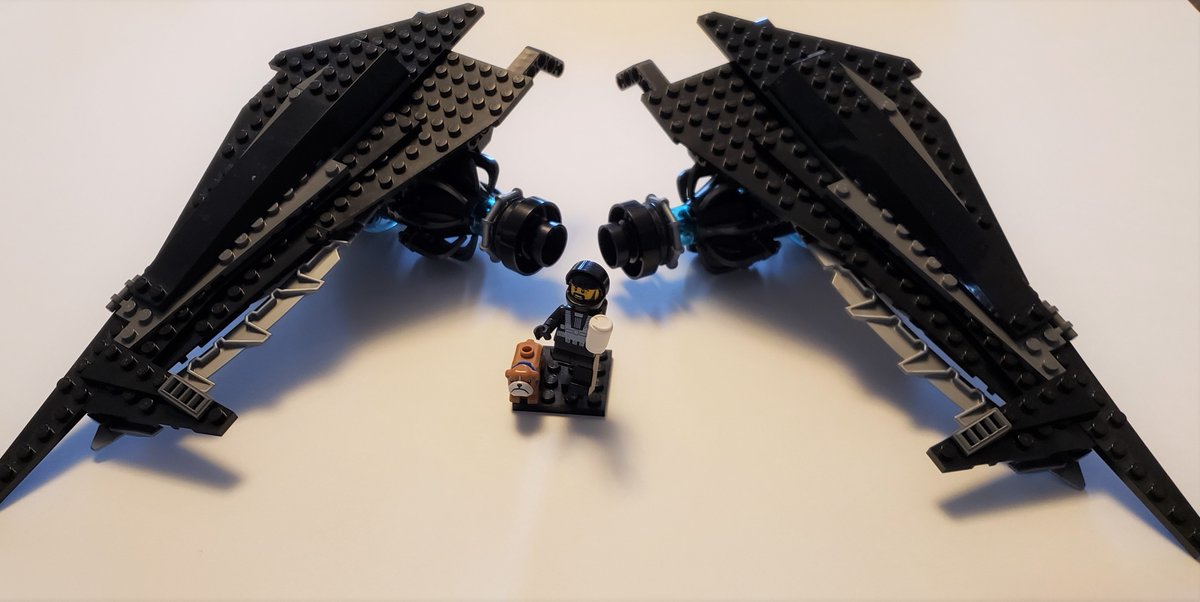 o_moc's tweet photo. I recently picked up some bulk #LEGO that had lots of #Bionicle parts.
A theme from my dark ages so a lot of new parts for me, but I'm inspired to incorporate some of the metallic elements into a new #spacehip I'm building.
#WIP at this point but starting to look interesting. https://t.co/12QR5SBQi2