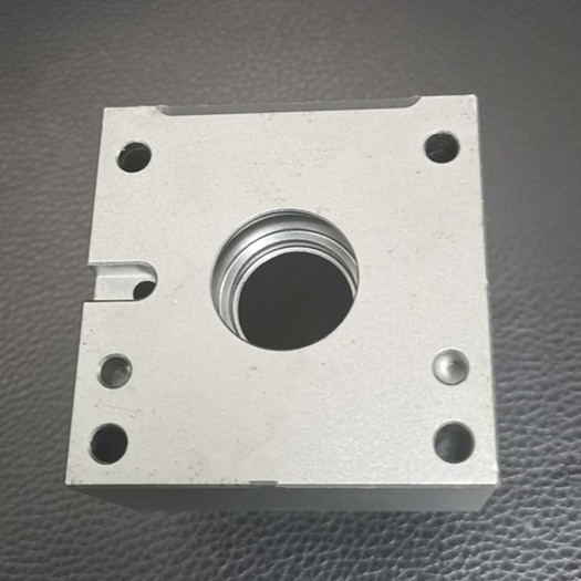 HoribontTech's tweet image. This laser head part is mainly used in laser equipment.
We have just delivered a batch this week, and more will be delivered next week. The important dimensional accuracy is 0.01mm.
The material is AL 6061-T aluminum alloy, and the surface is sandblasted and clear anodize.