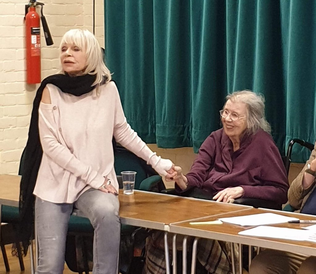 ManningOfficial's tweet photo. incredible  woman friend &amp; actress has gone on her awfully big adventure .we instantly became life long friends🤝i will always feel such gratitude  #DamarisHayman touched &amp; enriched  my life so strongly she will be a huge loving smile in my ♥️ forever https://t.co/UEX62fXSQ8