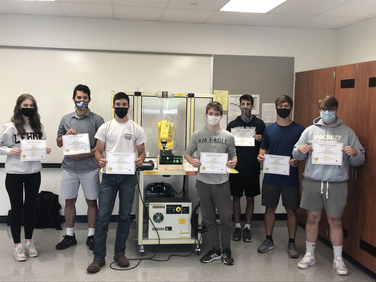 Mr. Smiths robotics class proudly displaying there ⁦⁦<a href="/FANUCAmerica/">FANUC America</a>⁩ certifications.  Great job! #cte