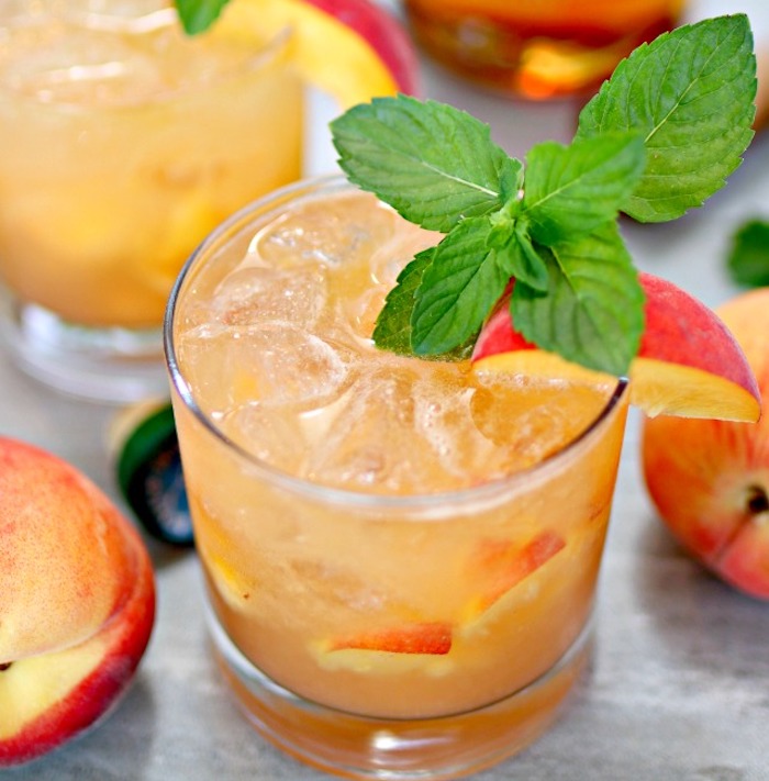 lafiestamarkets's tweet photo. Whether you're sitting by the pool or throwing a backyard BBQ, this Bourbon Peach Smash Cocktail is the perfect warm weather drink! > https://t.co/Ng6CfUWyRp https://t.co/sMAD2ZLgjf
