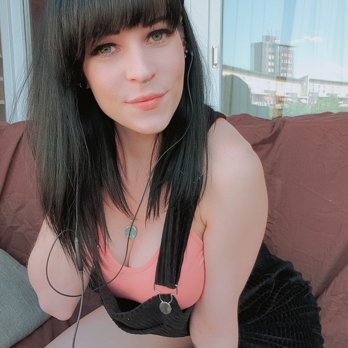 Wie sagt man so sch&ouml;n : Music on / World off in diesem Sinne genie&szlig; ich jetzt noch das sch&ouml;ne Wetter