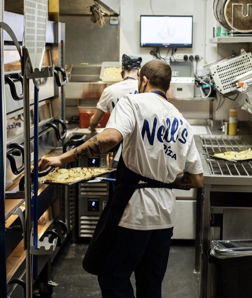 PIZZA CAPTAIN WANTED
Full time. £11.50-£13 P/H depending on experience.

WHAT IS A PIZZA CAPTAIN?

Good question. A pizza captain would be a team leader - with experience of leading a small team through busy shifts. Prior dough experience would be beneficial to this role...