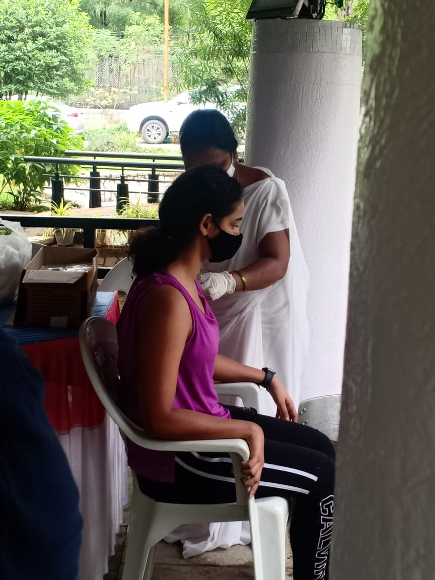 megg_reddy's tweet photo. Got the first does of vaccine today 👍🏽
I urge everyone who is 18+ to get vaccinated soon, and continue to wear a mask and observe social distancing. 
Stay safe
Stay healthy 
#rhythmicgymnastics #rhythmicgymnast #indiangymnastics #gymnastics #indiangymnast #fig #rg #gosports https://t.co/ex1SN0cpZ5