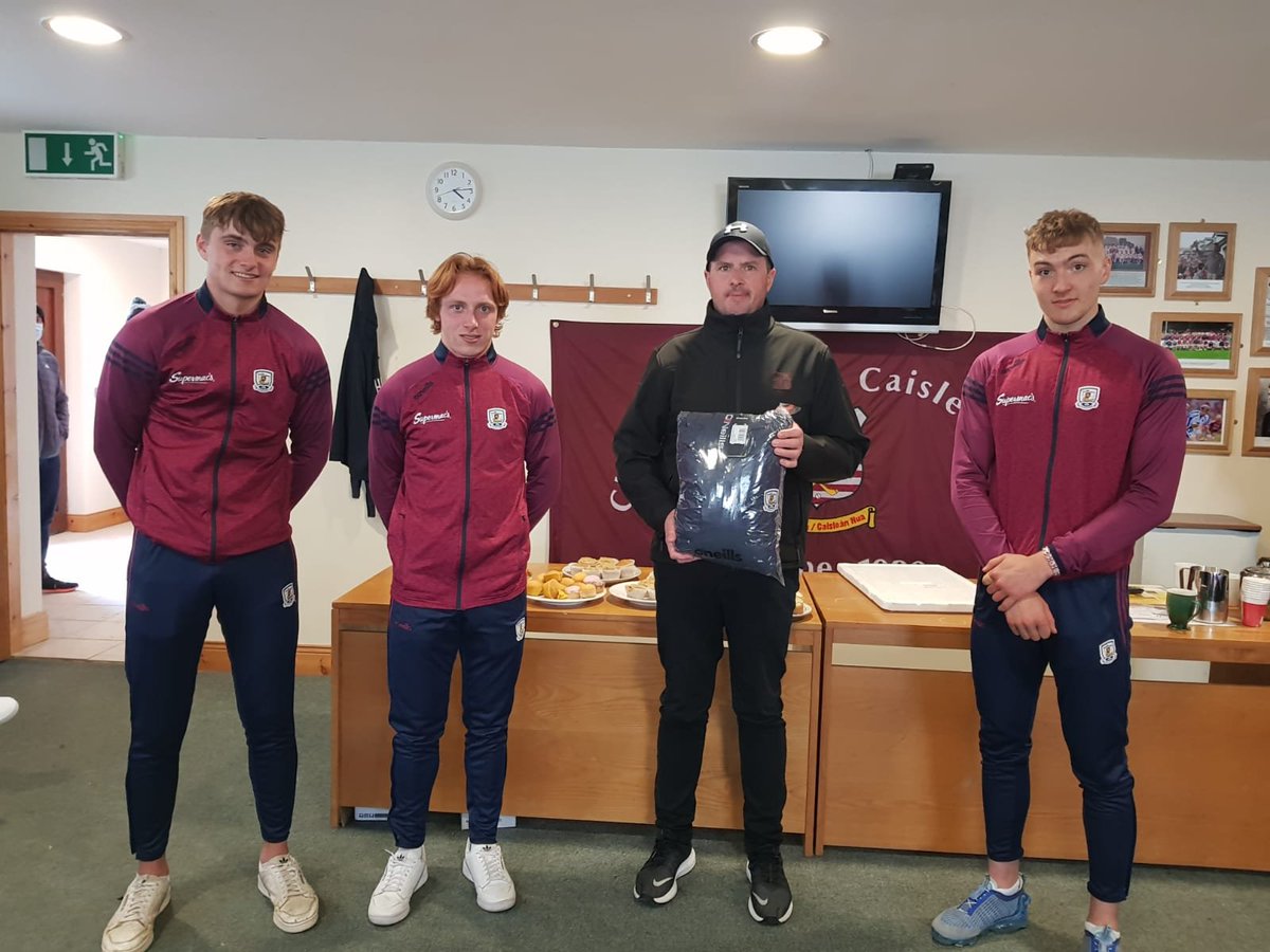 Huge thanks to <a href="/tierneytalks/">Aidan Tierney</a> for his very entertaining chat with the <a href="/Galway_GAA/">Galway GAA Official</a> U17 2020 hurling panel today in <a href="/RahoonNewcastle/">Rahoon Newcastle</a> superb facilities👏👏

Vice Captains Tiernan Killeen &amp; Liam Leen along with capt Adam Nolan present Aidan with a token of their appreciation 🙌🙌