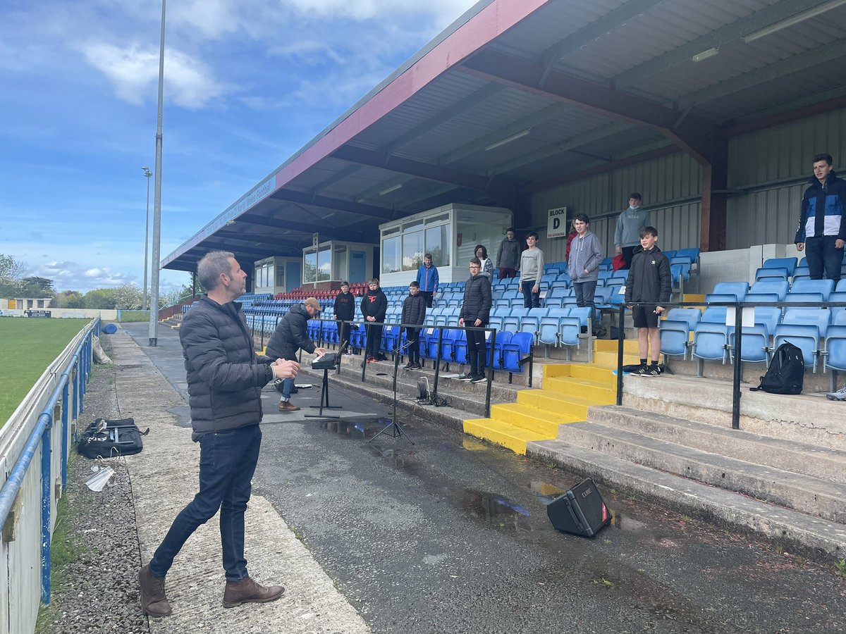 lelelmac's tweet photo. Great first face to face  @onlyboysaloud rehearsal today @ColwynBayFC with the North boys . Wonderful and so emotional to hear them singing again with @ApthomasAndrew @AledWavehands #northwales #Choirs https://t.co/wXu8R8nwef