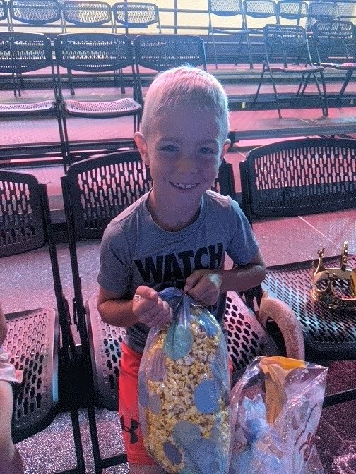 KT_Toone's tweet image. #DISNEYONICE