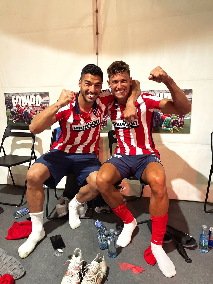 Lo hicimos juntos. Lo somos juntos. ¡¡CAMPEONESSSSSSSSS!! #AúpaAtleti 🔴⚪️ @LuisSuarez9