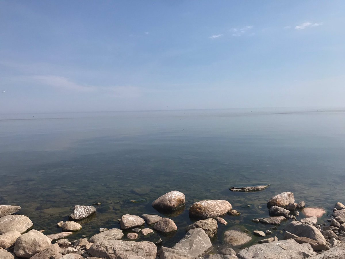 meanredslider's tweet photo. #nature #sky #lake #rocks #stones https://t.co/uKwbRDeSrm
