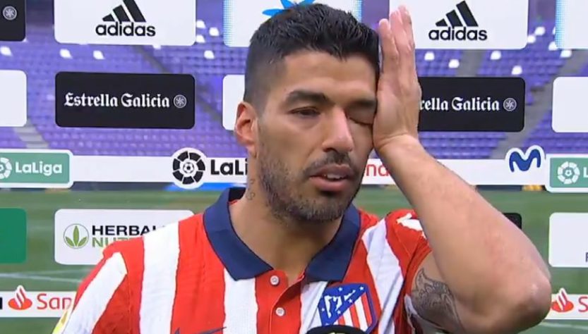 LMDFoot_'s tweet photo. Luis Suarez en larmes à la télé espagnole après le titre de l'Atlético :

"Le Barça m'a sous-estimé et l'Atlético m'a ouvert ses portes. Je serai reconnaissant à vie envers ce club de m'avoir fait confiance".

Quelle revanche et quel superbe choix de carrière il a fait 👏❤️ https://t.co/luRn1GgAfT