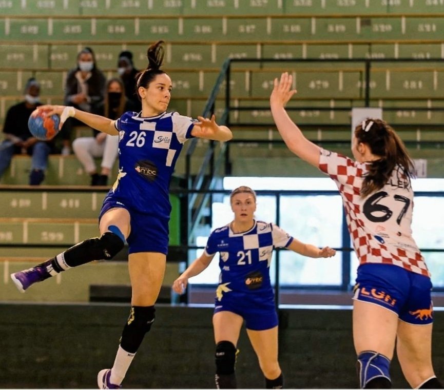 STELLA_HANDBALL's tweet photo. Au terme d'un match accroché, nos Étoiles s'imposent 25-29 à Bègles. Bravo aux joueuses et au staff ! Les Saint-Mauriennes occupent actuellement la deuxième place au classement. 👌🌟👍 https://t.co/CImn6vJeJB
