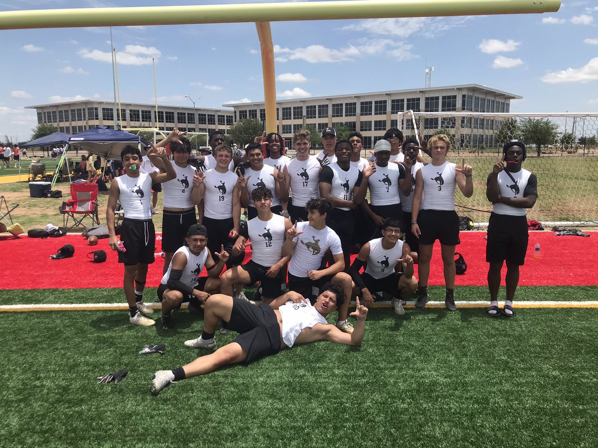 Lubbock high won their 7 on 7 pool.  Onto the championship bracket