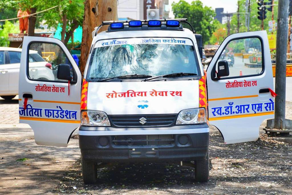 tonusojatia's tweet photo. We are committed to serving our country at all times.
Our #trust DR RM SOJATIA FOUNDATION Bhanpura MP is donating  fully equipped Oxygen #ambulance worth rs.8 lacs  to Garoth and Bhanpura, #MP Ambulance has the facility of pharmacists also.
#CoronaSecondWave #CoronavirusIndia https://t.co/mOwJVfHFme