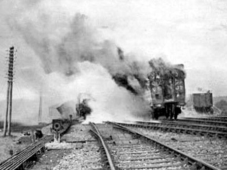 взрыв на станции арзамас 1988. взрыв на станции свердловск-сортировочный. подрыв станции. подрыв станции. 4 июня 1988 арзамас взрыв.