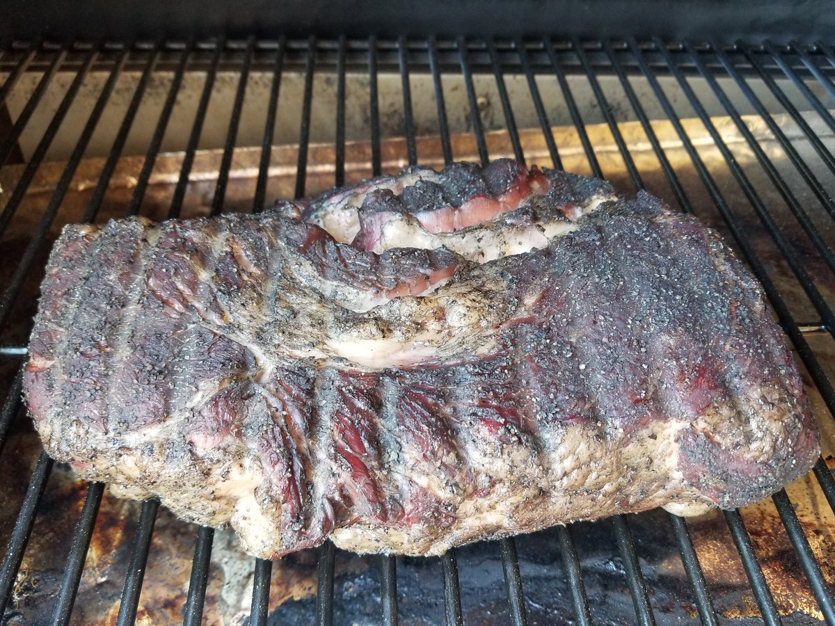 FrankNBeansBBQ's tweet photo. Ready to braise after an hour at 250° @TraegerGrills @VGK_Beans #frankandbeansbbq #traeger #traegerhood #hardcorecarnivore #rublife https://t.co/mS7khKrjav