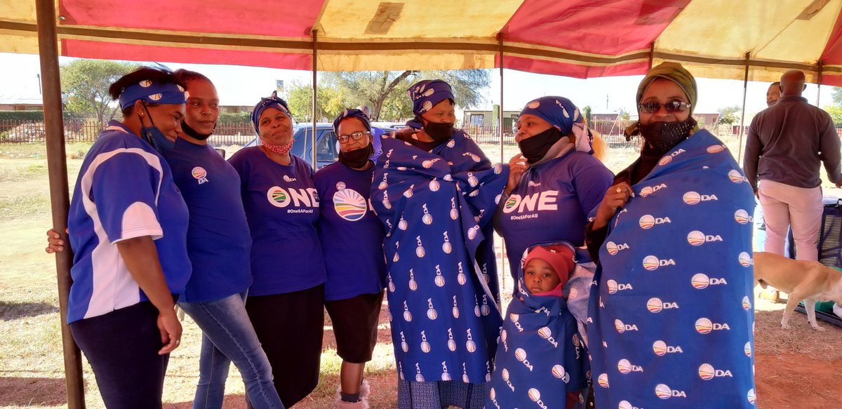 LetsemengDAcllr's tweet photo. It is time for change!
#TimeForChange #Letsemeng #Xhariep #Jacobsdal #VoteDA https://t.co/BPs68OE2DE