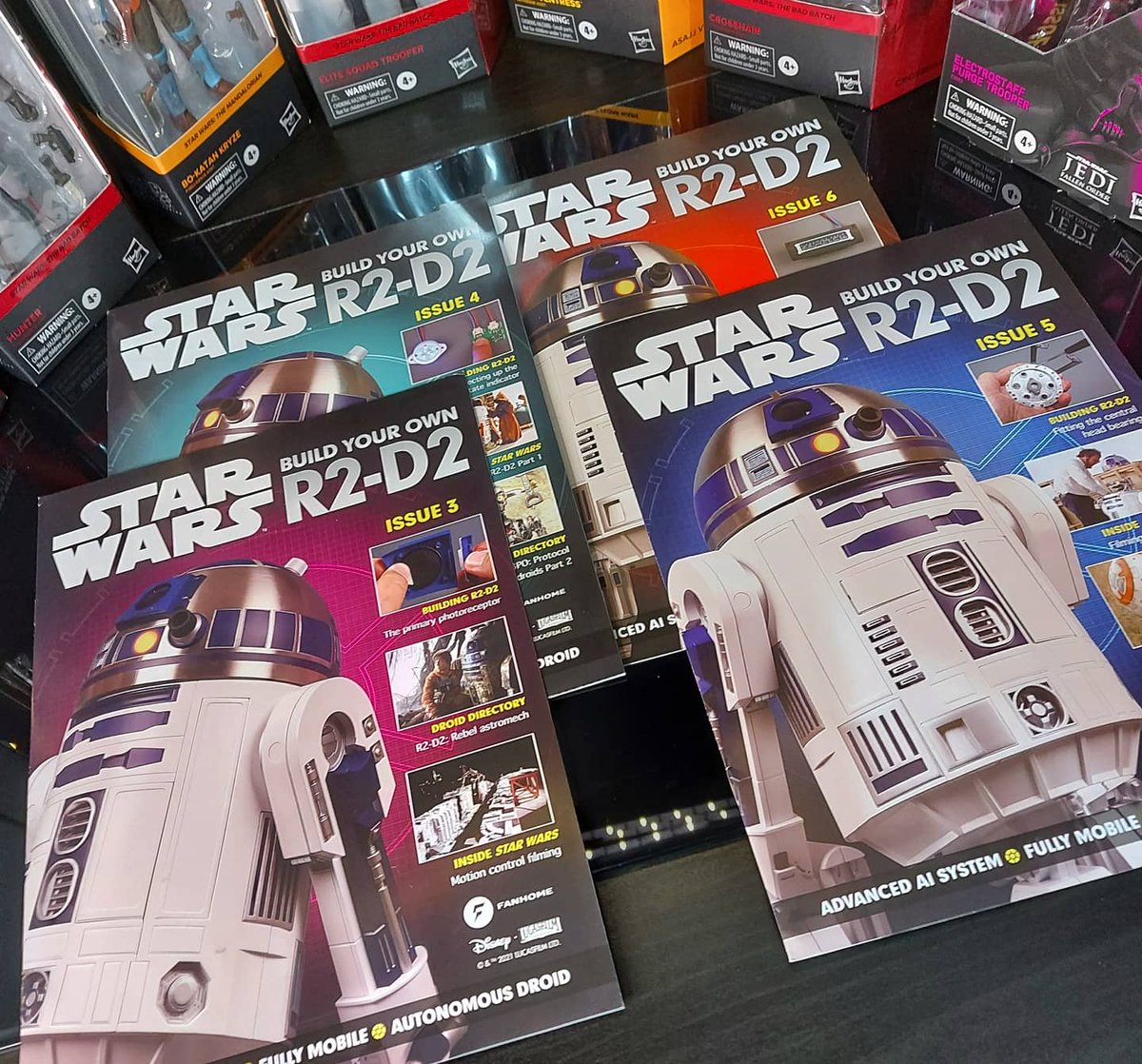 Eggmanstudiosig's tweet photo. Build your own Star Wars 1/2 scale R2-D2 issues 3-6 from @FanhomeUK & we're working on electrical parts & testing the lights
#starwars #R2D2 #partswork #subscriptionbox #fanhome #fanhomeuk #deagostini #modelspace @THESithLord229 @markyj71 @ChrisPirillo @tomwaugh79 @SmMarwood https://t.co/4nGFxUR07G