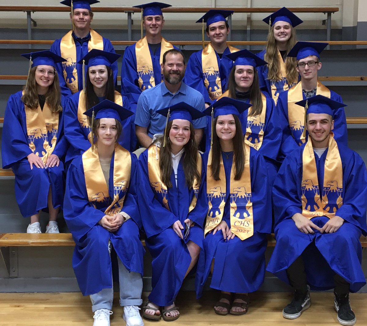 drazey82's tweet photo. Congrats to these amazing kids! Seems like yesterday they were sitting in my 4th grade classroom! Good luck in your future endeavors, guys, and don’t forget where you came from. #timeflies #proudteacherdad #Thrivein375 https://t.co/VbKieIUrIv
