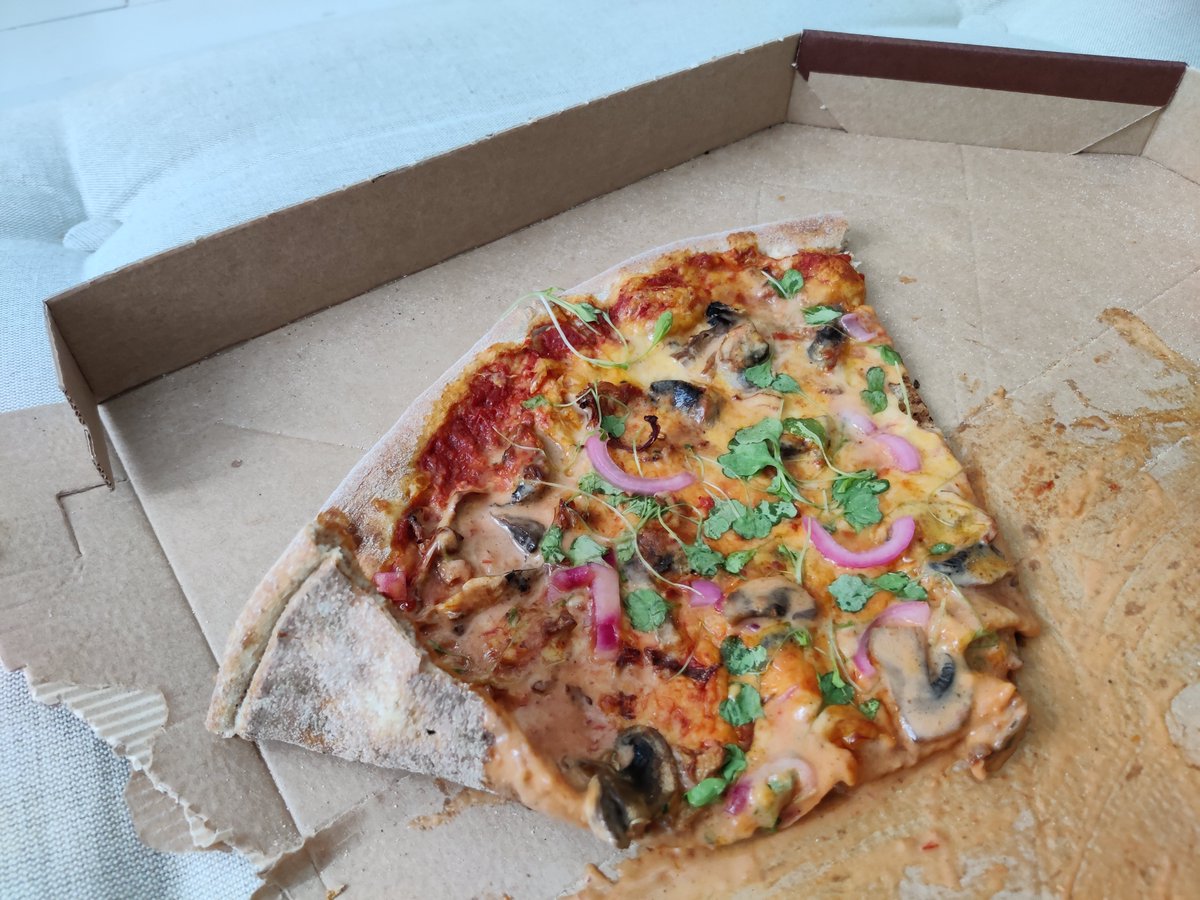 Smartcontracts3's tweet photo. You just can't have enough of good pizza and BTC. Happy #BitcoinPizzaDay yo all! https://t.co/9MkZekQGb9