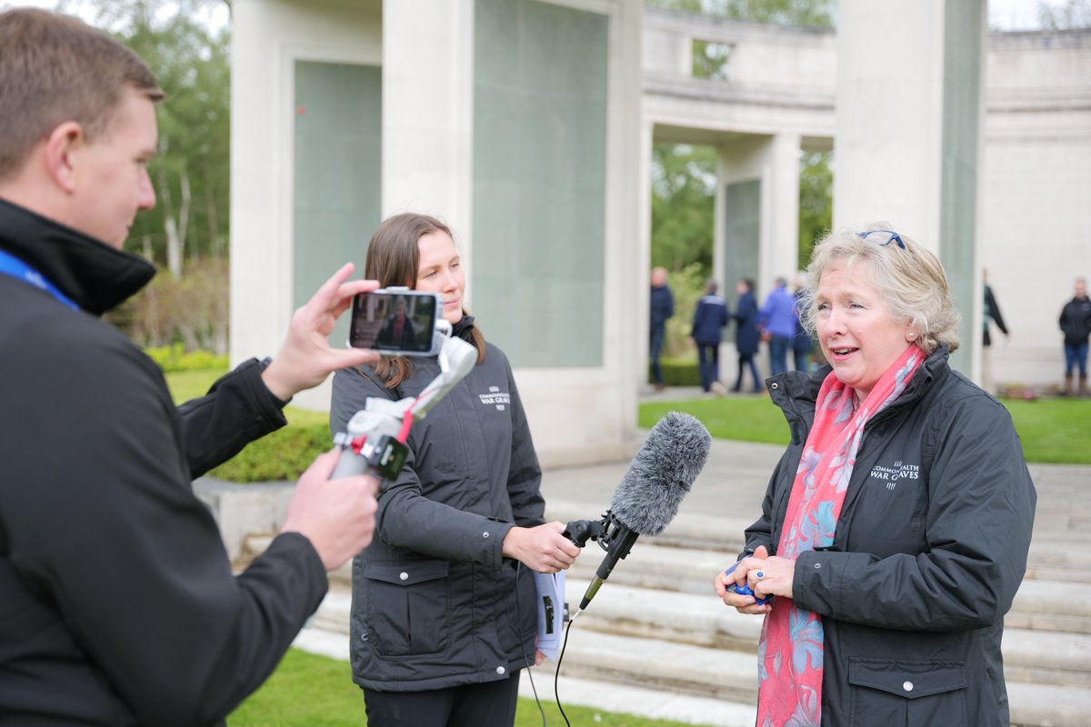The sun was shining for day 2 of #WarGravesWeek at Brookwood Military Cemetery and the <a href="/CWGC/">Commonwealth War Graves</a> team was out in force engaging with the public about our work &amp; the stories of those whom we commemorate #WeAreCWGC