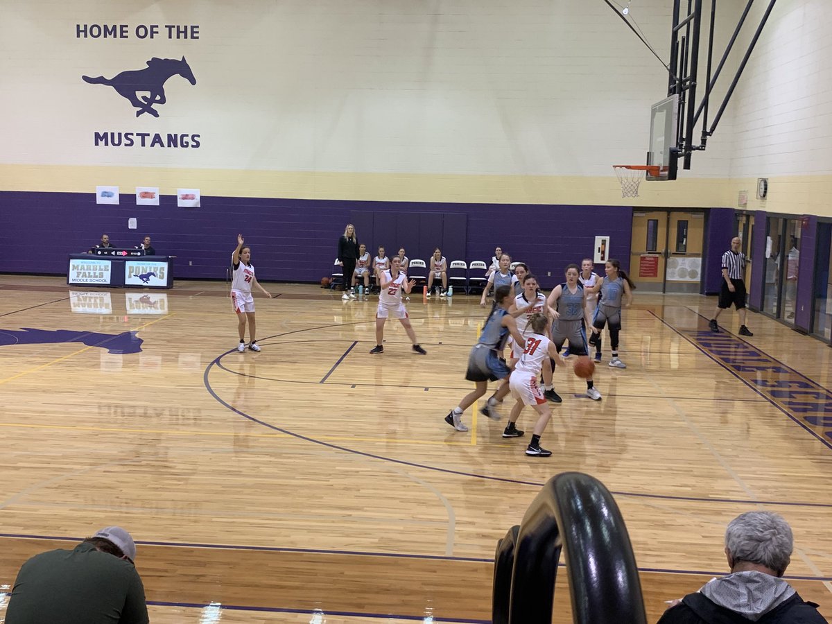 petehunt_13's tweet photo. Lady Hawks putting in work during their club season. The future is bright! @HenryHawksLISD @LadyRangerBball https://t.co/STkEIpa6xI